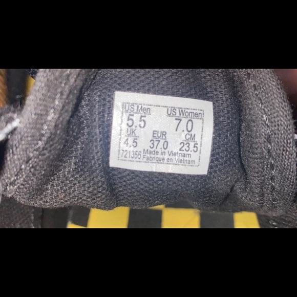 Vans - Picture 7 of 7